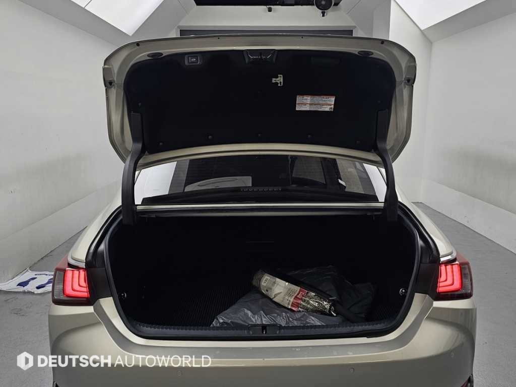 Lexus ES — photo 19