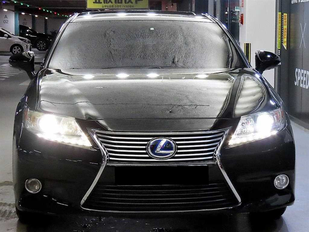 Lexus ES — photo 02