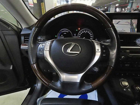 Lexus ES — photo 08