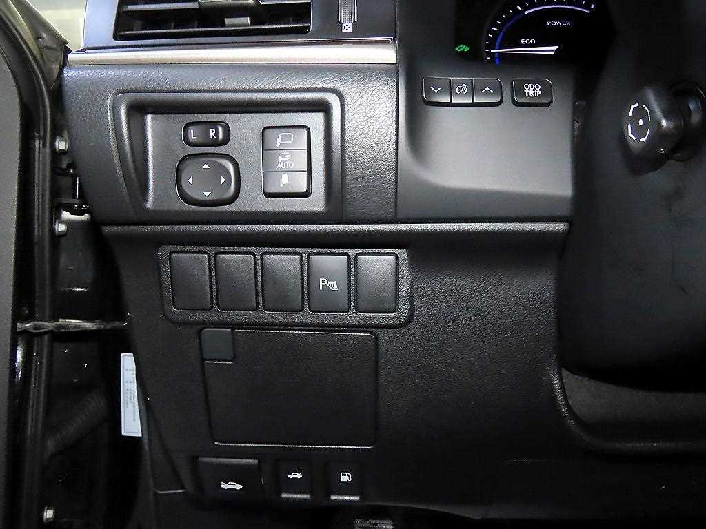 Lexus ES — photo 14