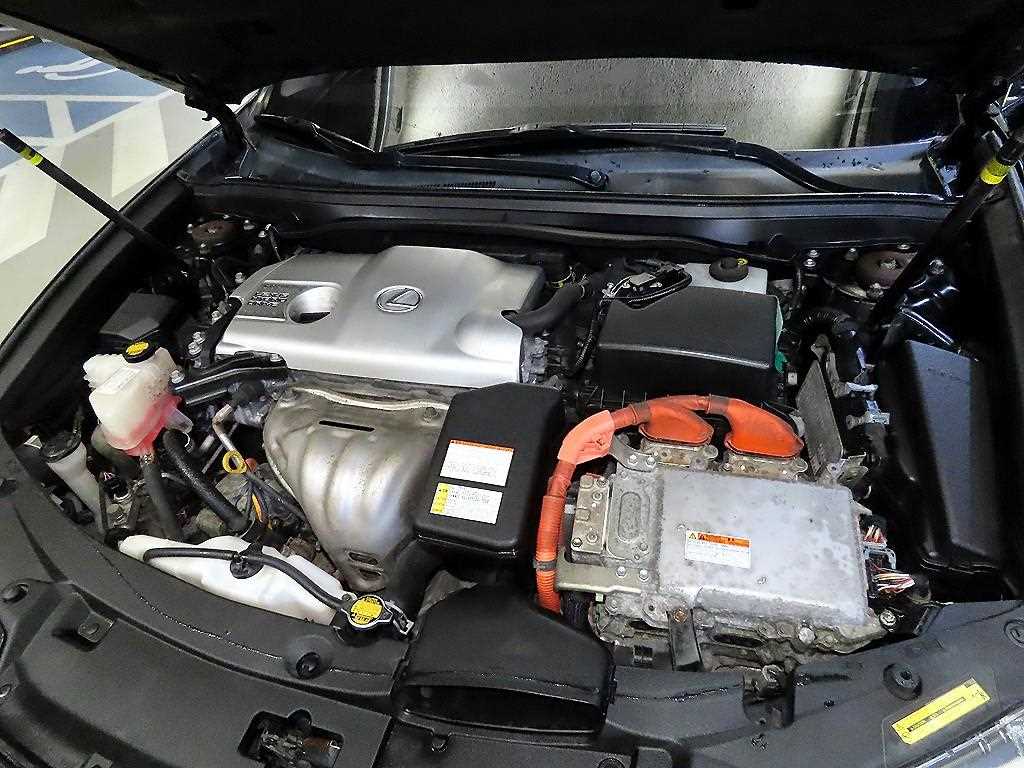 Lexus ES — photo 19