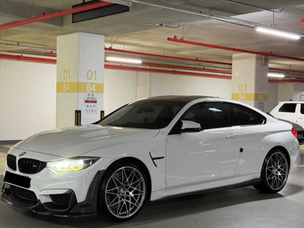 BMW M4 — photo 03