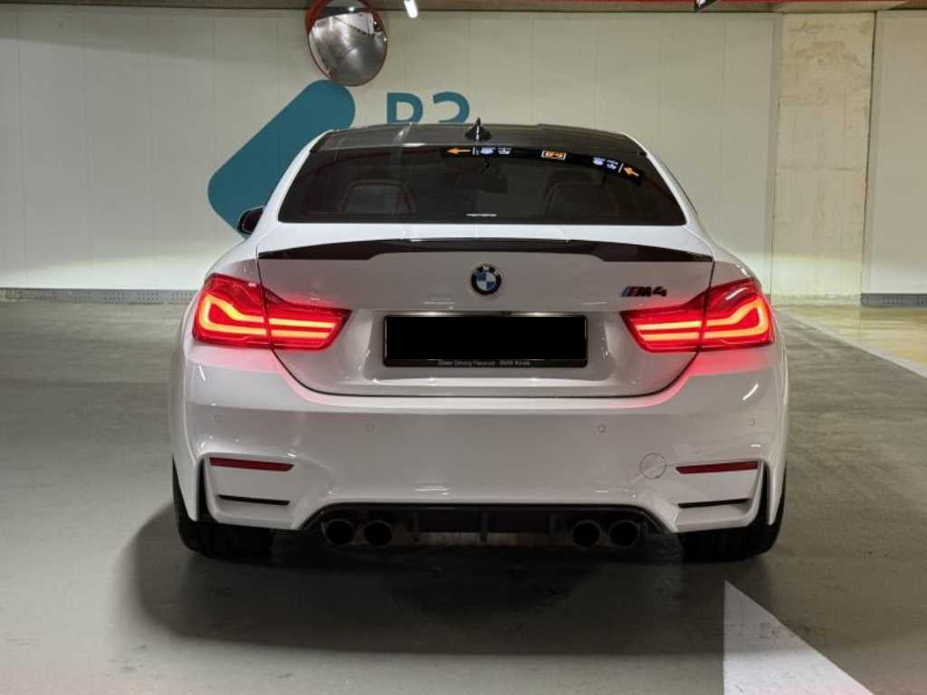BMW M4 — photo 06