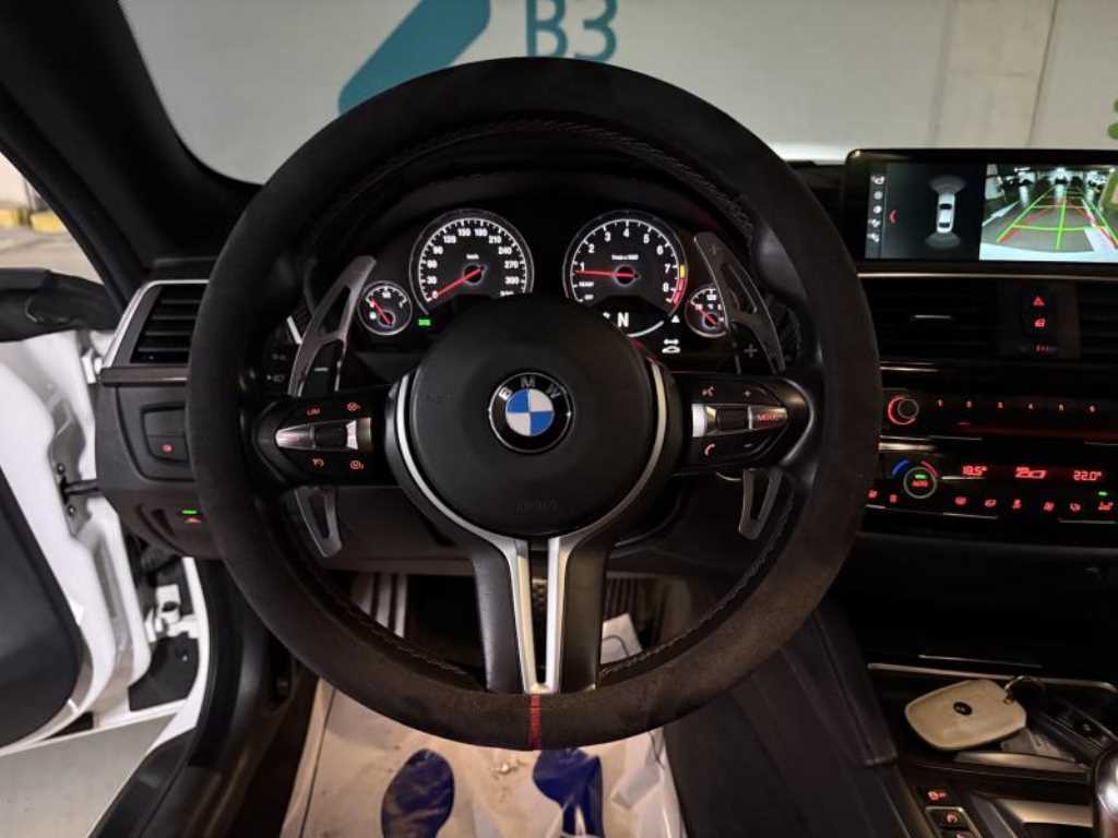 BMW M4 — photo 11