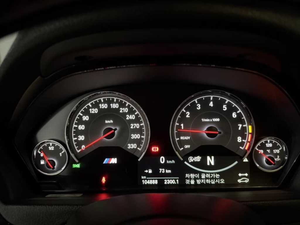 BMW M4 — photo 12