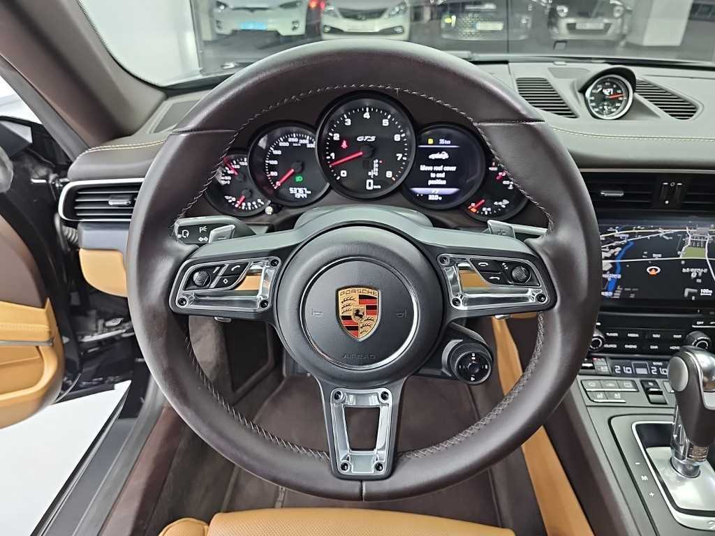 Porsche 911 — photo 09