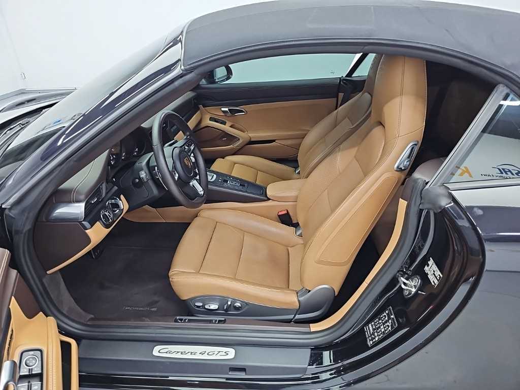 Porsche 911 — photo 11
