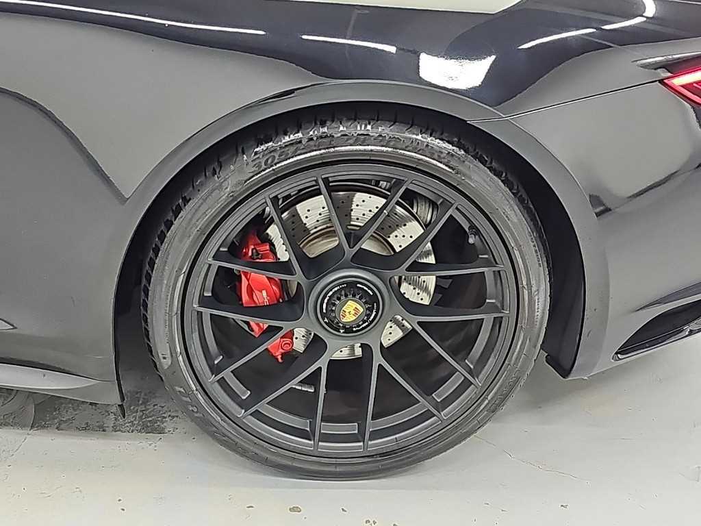 Porsche 911 — photo 20