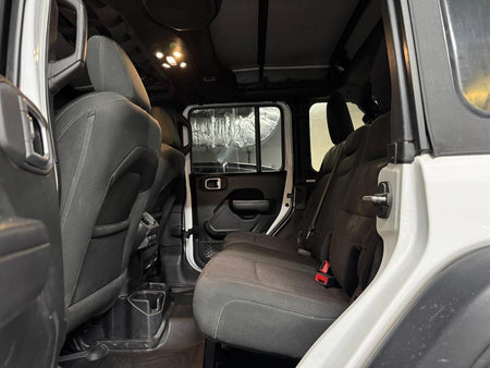 Jeep Wrangler — photo 07