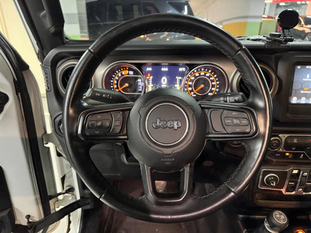 Jeep Wrangler — photo 09