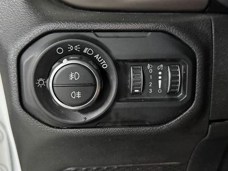 Jeep Wrangler — photo 13