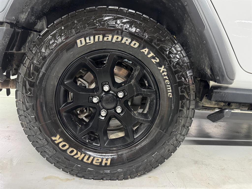 Jeep Wrangler — photo 14