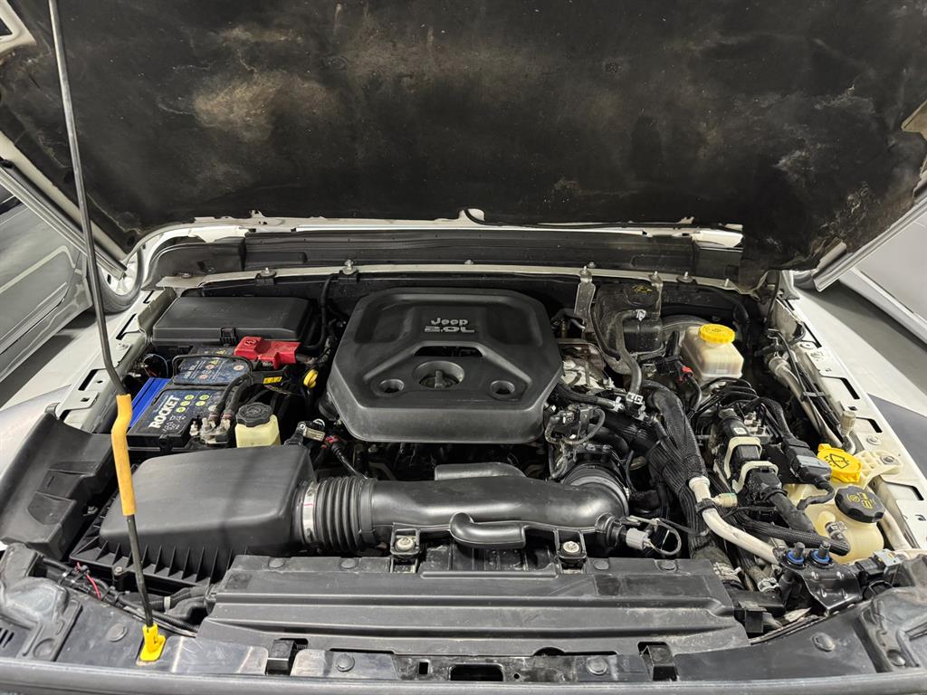 Jeep Wrangler — photo 15