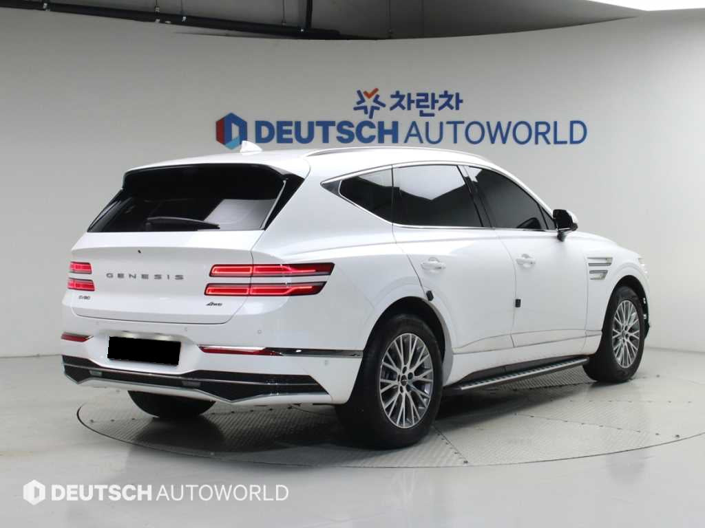 Genesis GV80 — photo 02