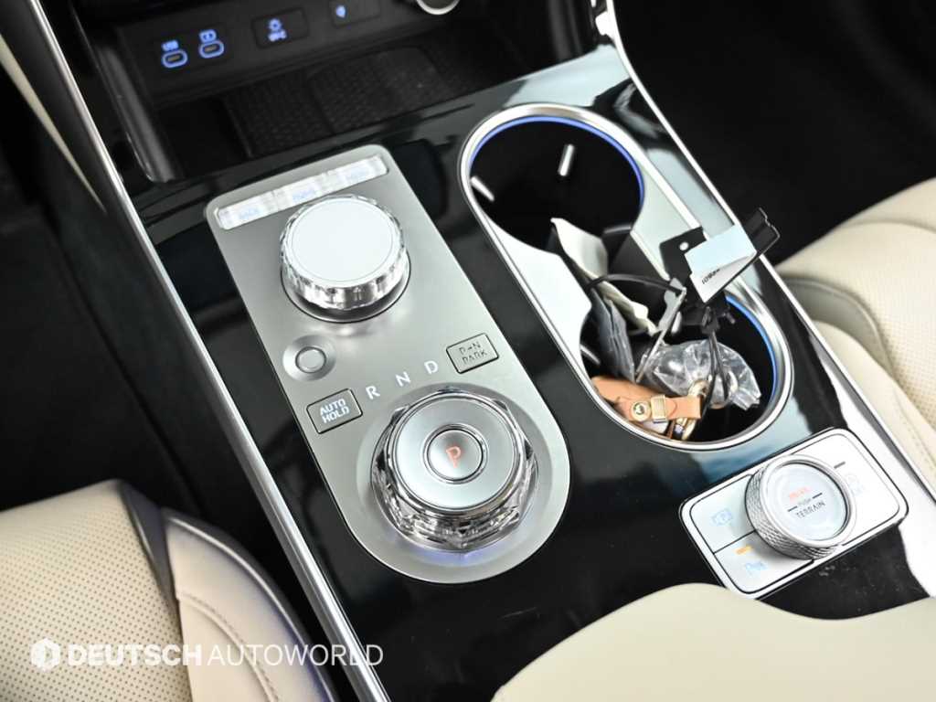 Genesis GV80 — photo 09