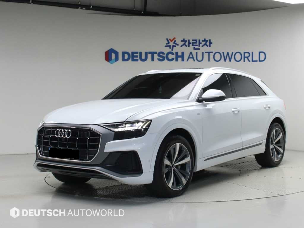 Audi Q8 — photo 01