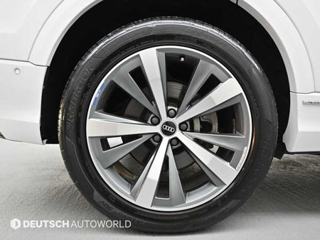 Audi Q8 — photo 05