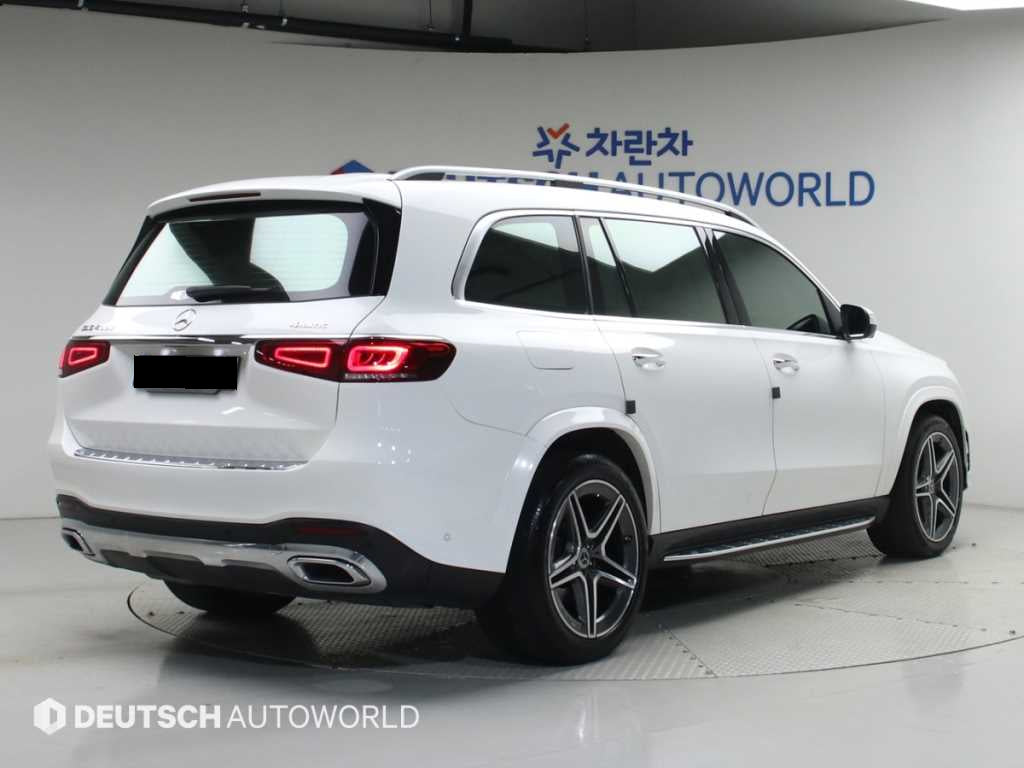 Mercedes-Benz GLS-Class — photo 02