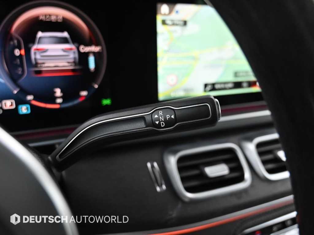Mercedes-Benz GLS-Class — photo 09