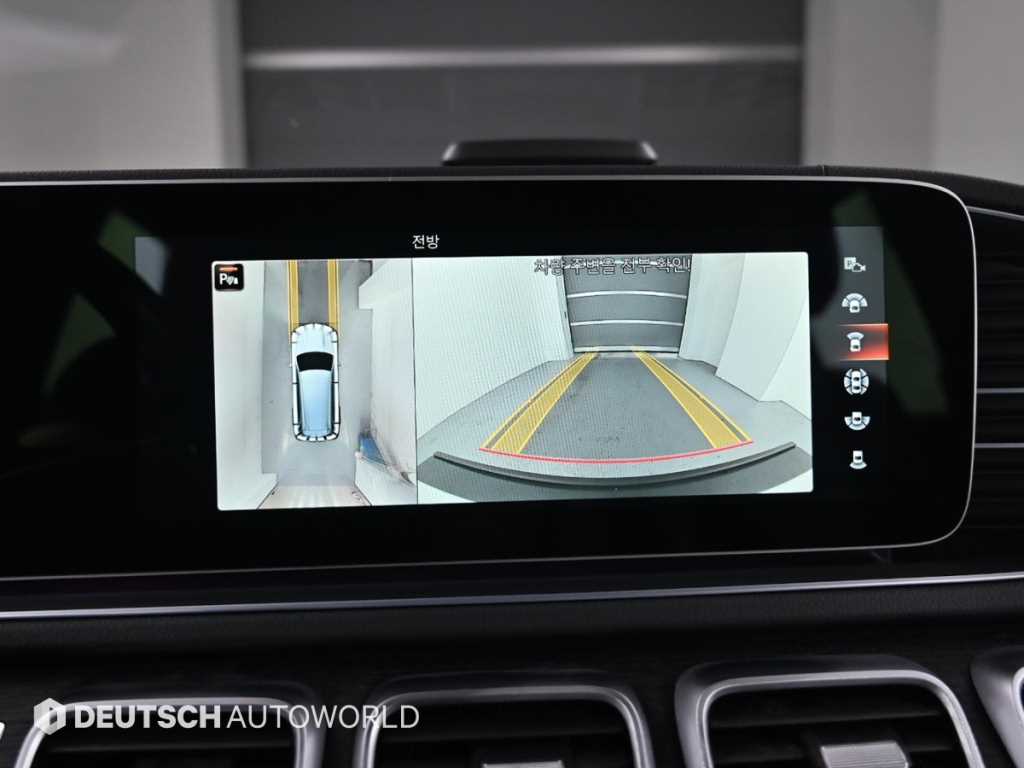 Mercedes-Benz GLS-Class — photo 15