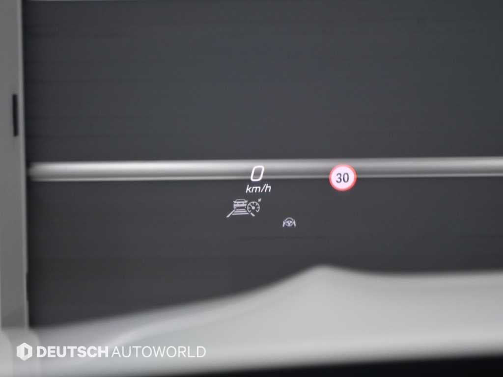Mercedes-Benz GLS-Class — photo 17