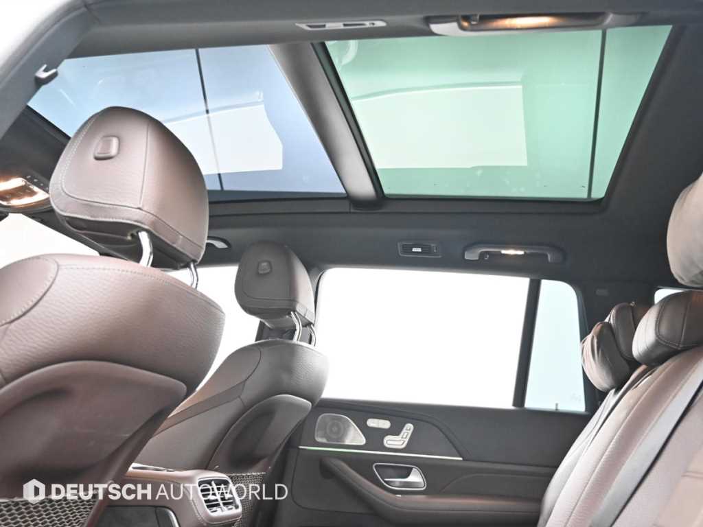Mercedes-Benz GLS-Class — photo 18