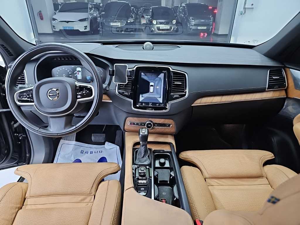 Volvo XC90 — photo 07