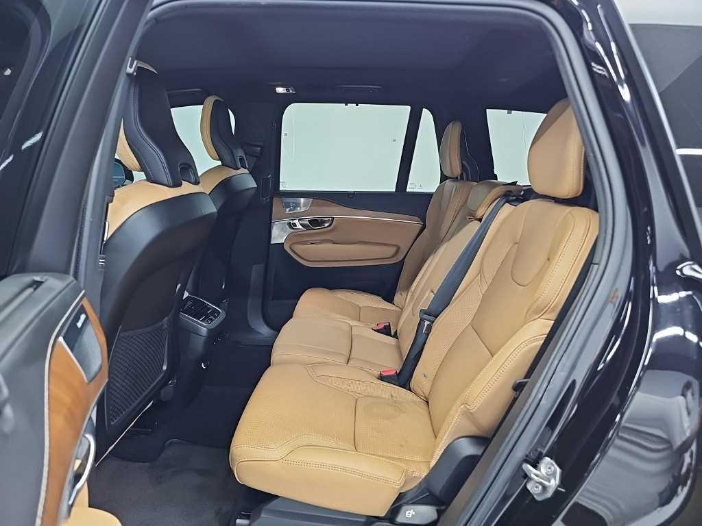 Volvo XC90 — photo 12