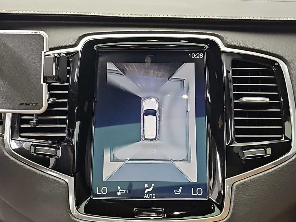 Volvo XC90 — photo 15