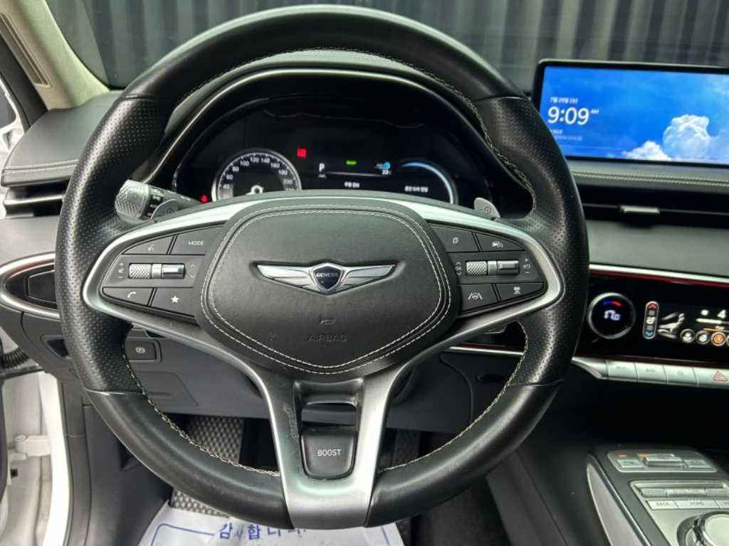 Genesis GV70 — photo 08