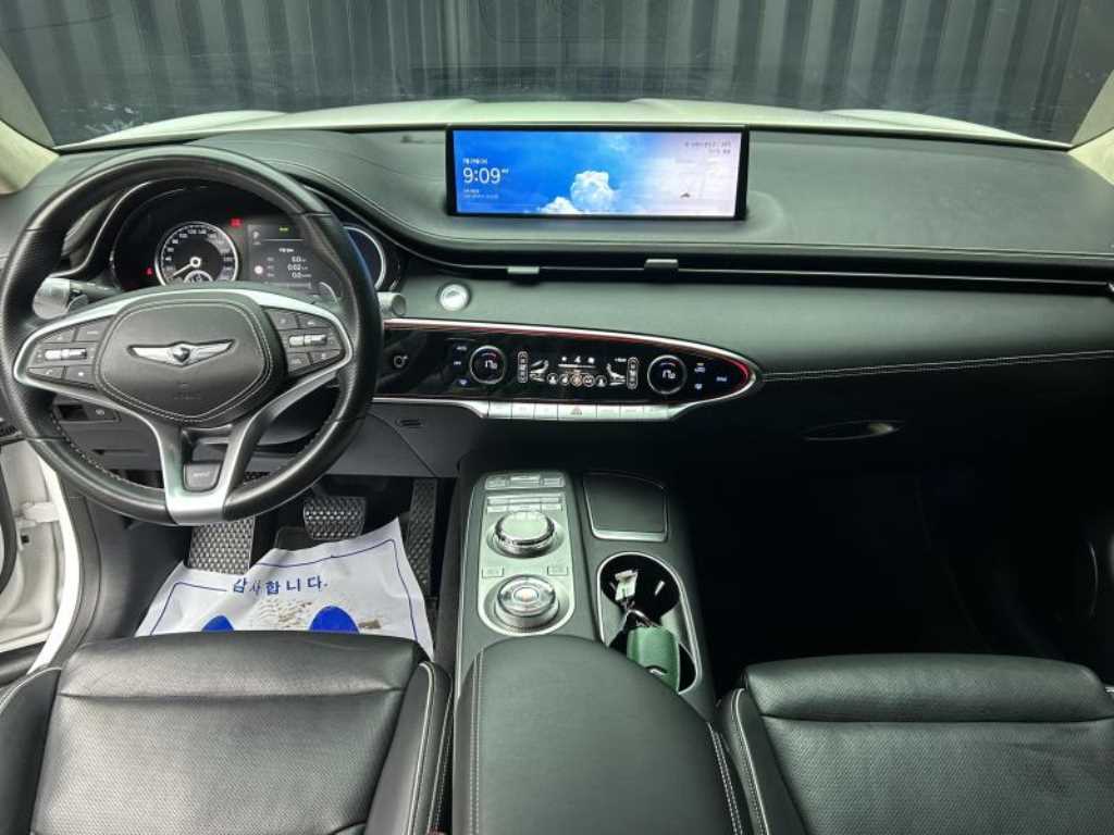 Genesis GV70 — photo 09