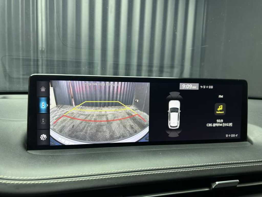 Genesis GV70 — photo 15
