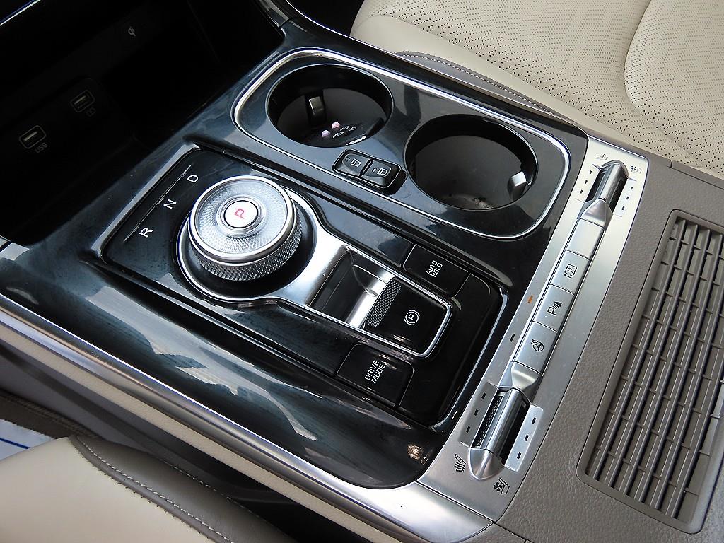 Kia Carnival — photo 10