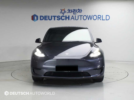 Tesla Model Y — photo 03