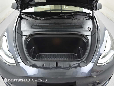 Tesla Model Y — photo 06
