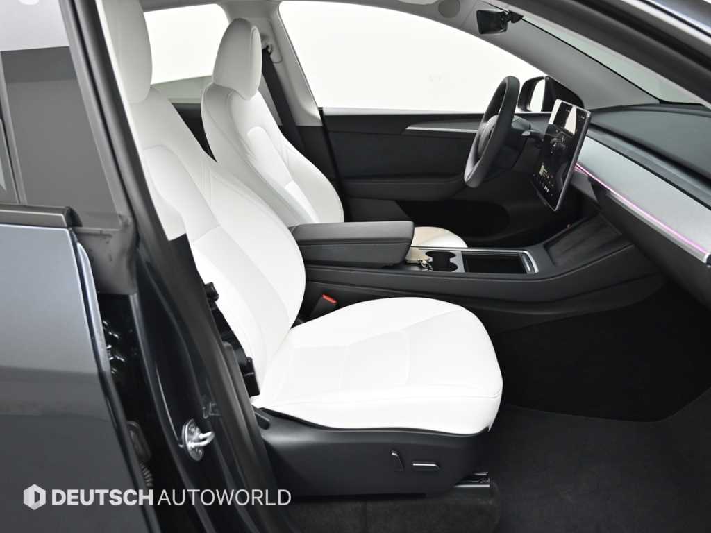 Tesla Model Y — photo 10