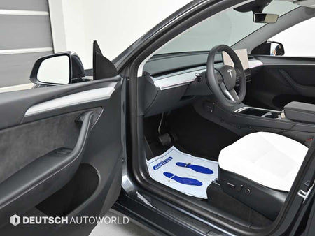 Tesla Model Y — photo 11
