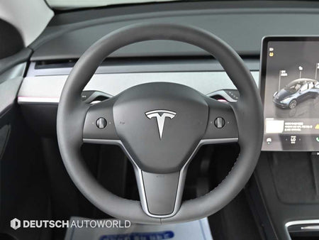 Tesla Model Y — photo 13