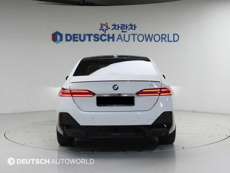 BMW 5-Series — photo 04