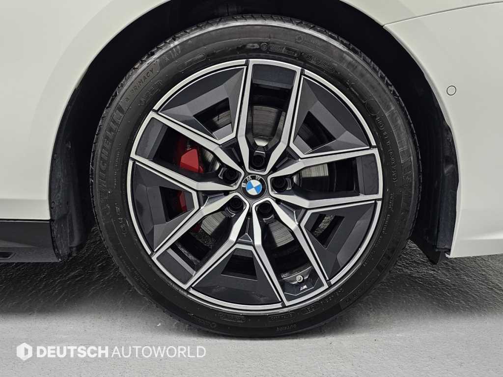 BMW 5-Series — photo 05