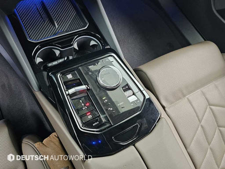 BMW 5-Series — photo 09