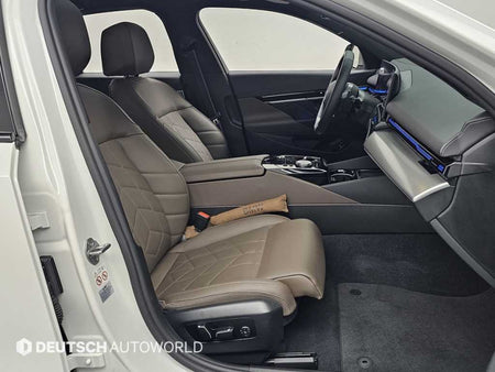 BMW 5-Series — photo 10