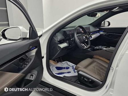 BMW 5-Series — photo 11