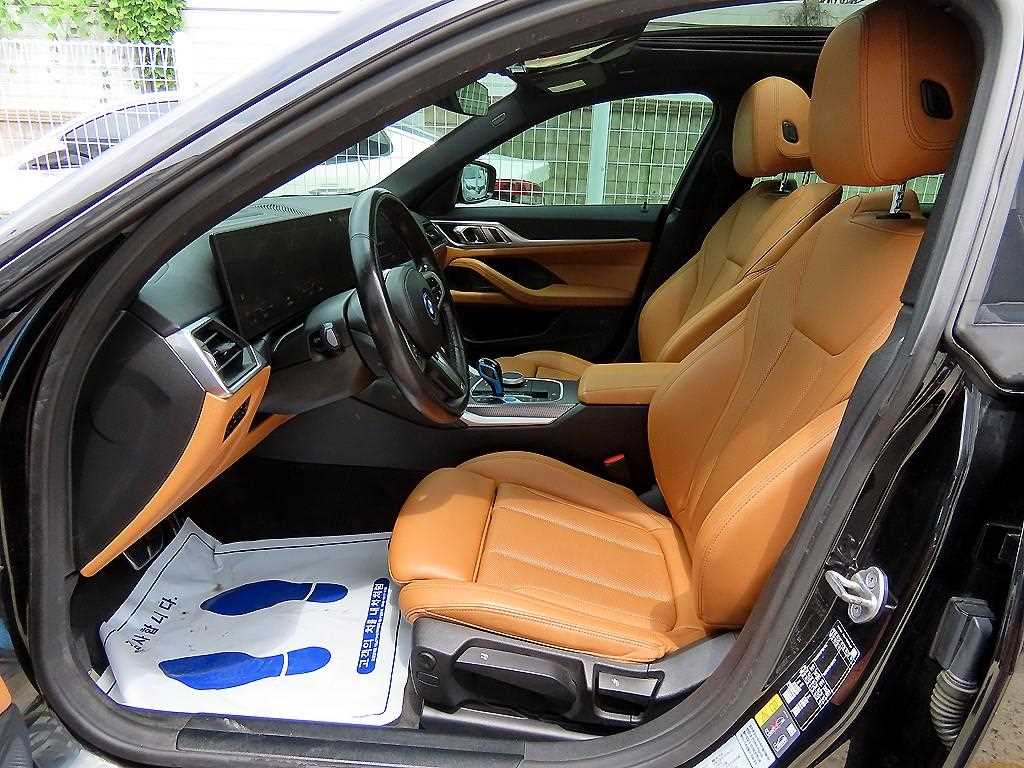 BMW i4 — photo 05