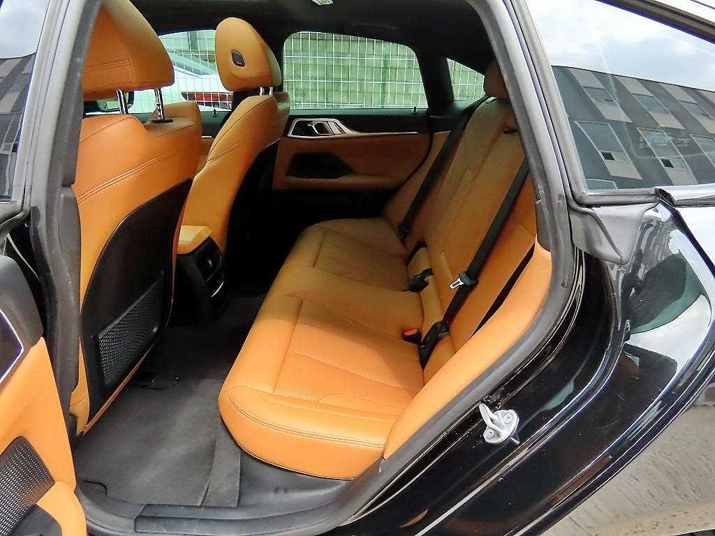 BMW i4 — photo 06
