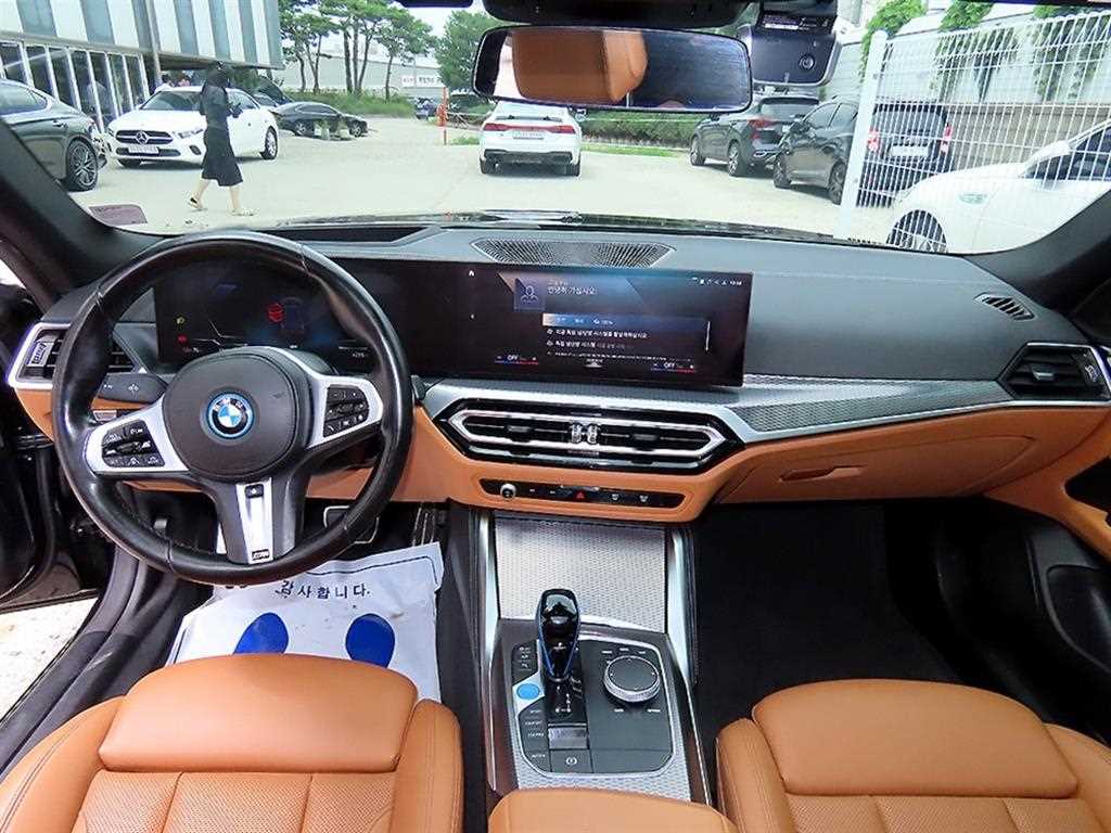 BMW i4 — photo 07