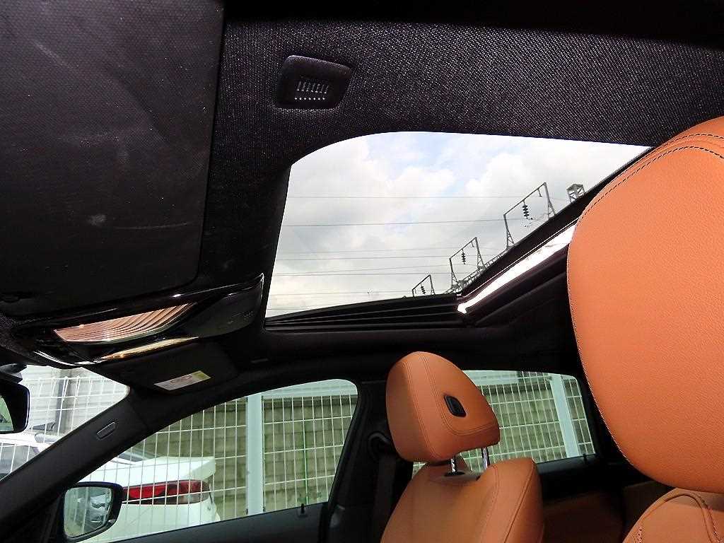 BMW i4 — photo 18