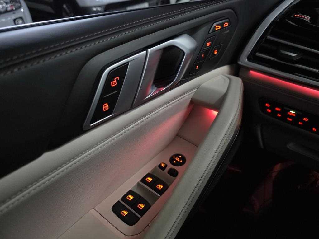 BMW X6 — photo 12