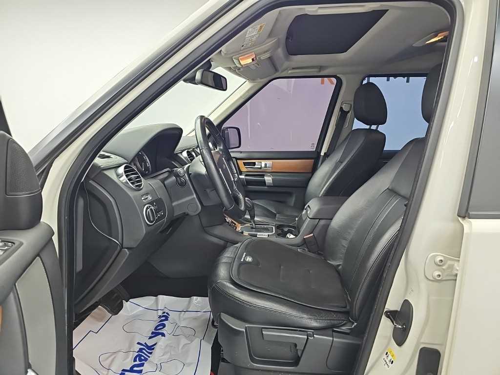 Land Rover Discovery — photo 11
