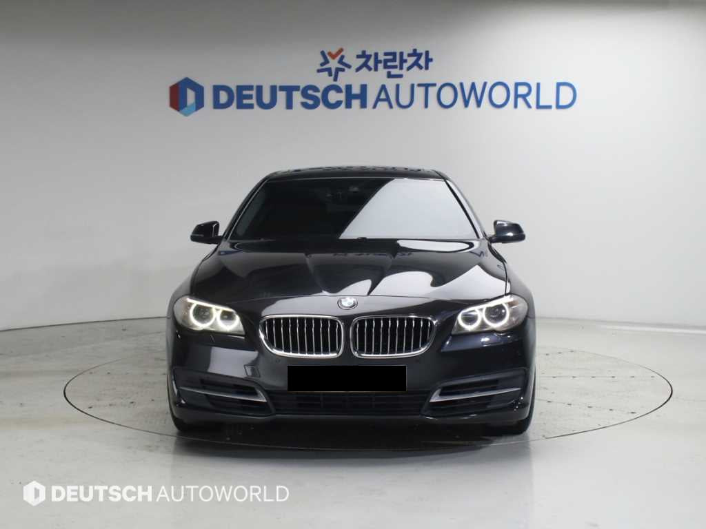 BMW 5-Series — photo 03